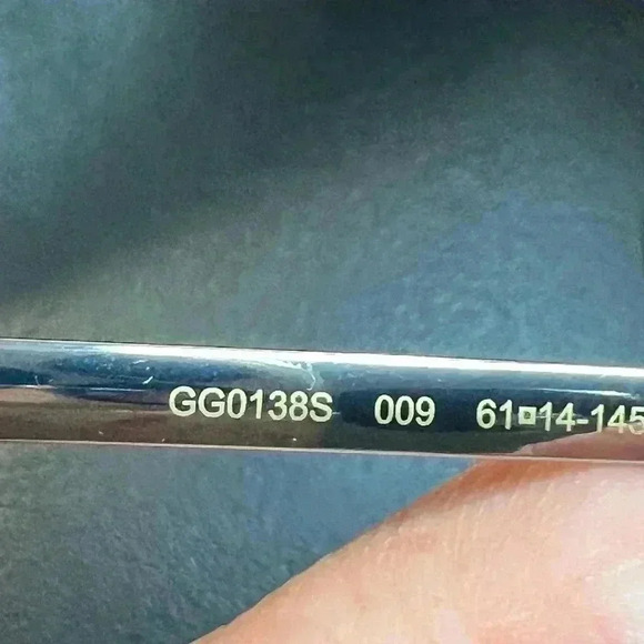 GUCCI UNISEX SUNGLASSES PREOWNED PRICED TO SELL - Picture 12 of 15